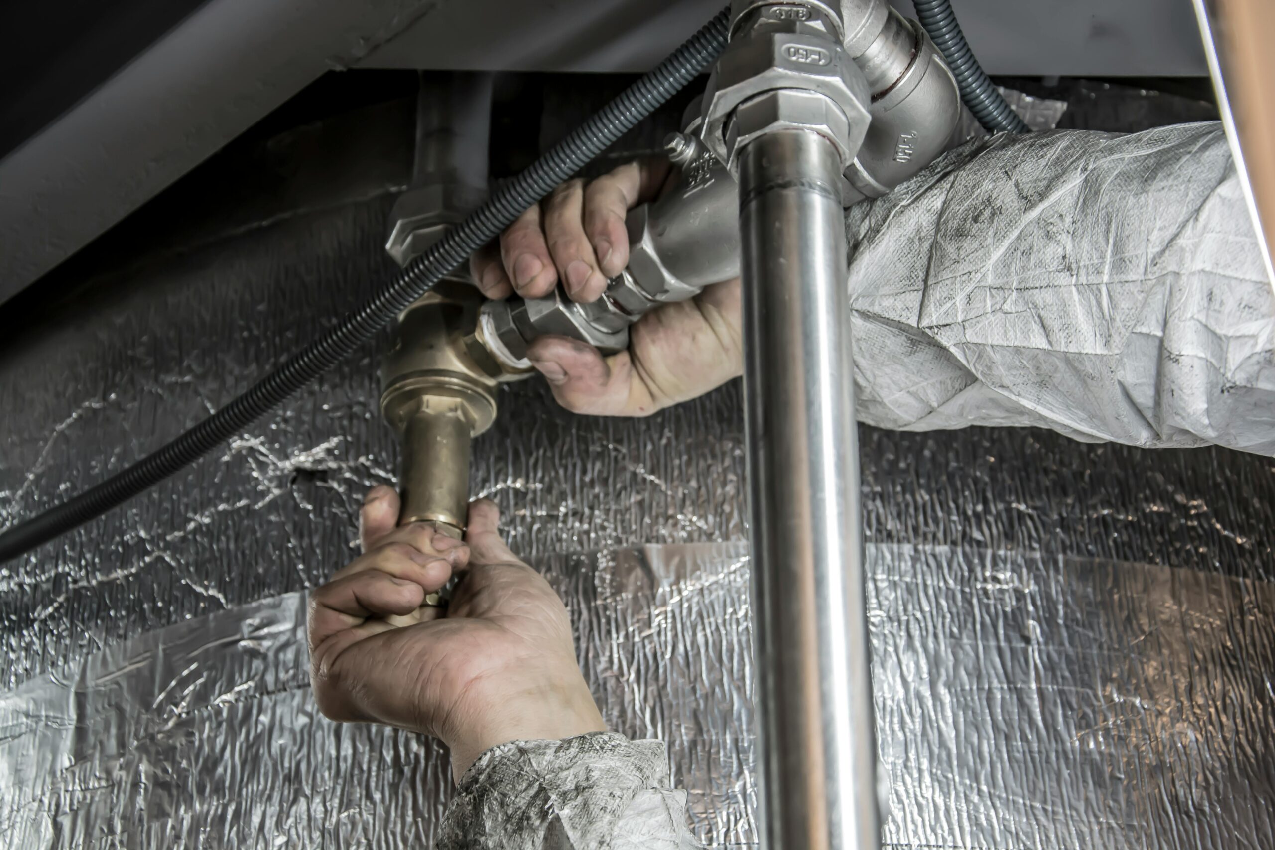 Comment choisir un fournisseur plomberie fiable pour vos chantiers