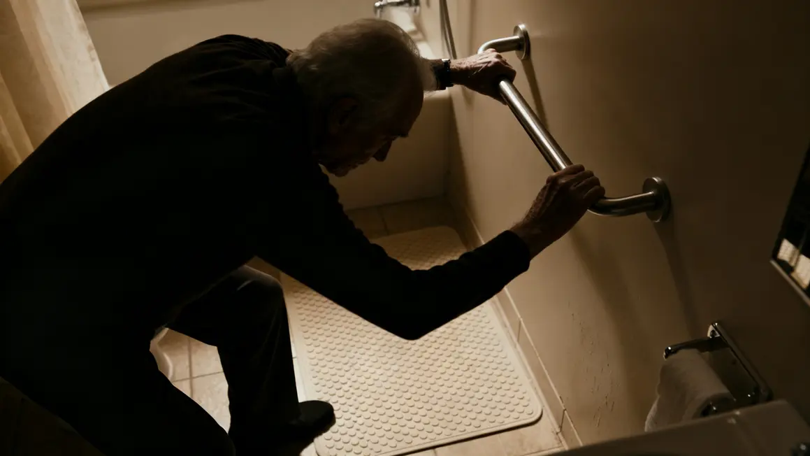 Salle de bain adaptation du domicile seniors barre d’appui securite